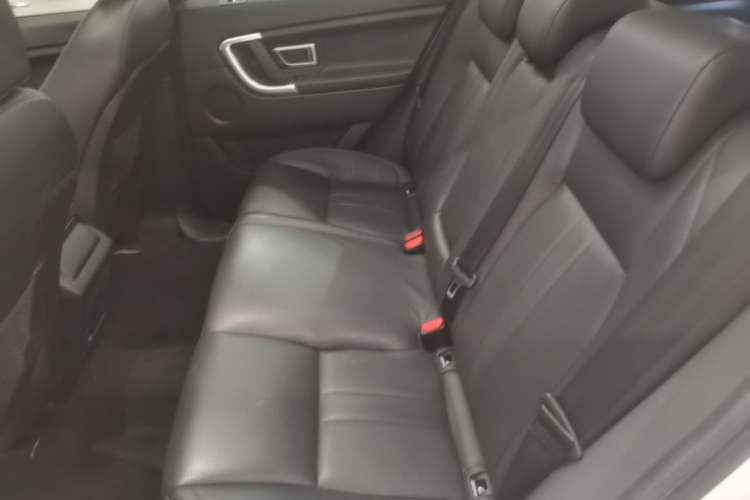 Used Land Rover Discovery Sport 2019 240 PS SE Version China VI Standard Left Rear Seat