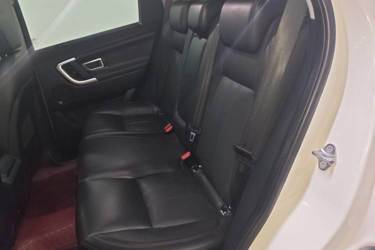 Used Land Rover Discovery Sport 2019 240 PS SE Version China VI Standard Left Rear Seat