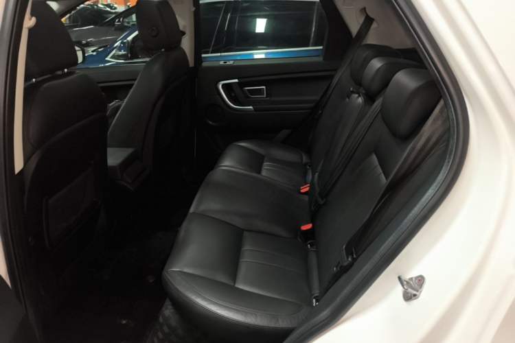 Used Land Rover Discovery Sport 2019 240 PS SE Version China VI Standard Left Rear Seat
