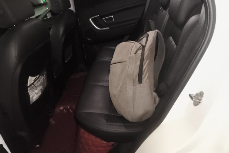 Used Land Rover Discovery Sport 2019 240 PS SE Version China VI Standard Left Rear Seat