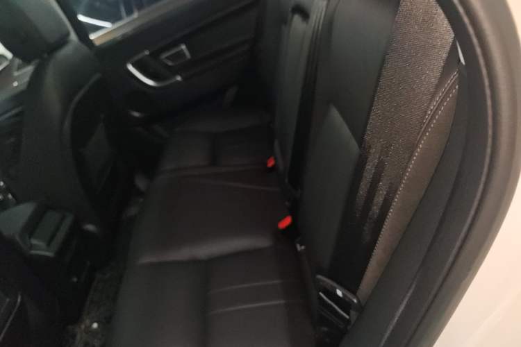 Used Land Rover Discovery Sport 2019 240 PS SE Version China VI Standard Left Rear Seat
