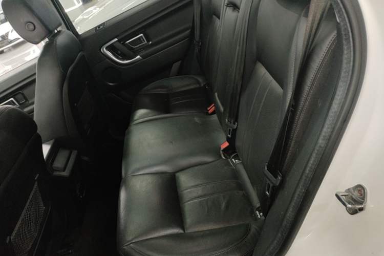 Used Land Rover Discovery Sport 2019 240 PS SE Version China VI Standard Left Rear Seat