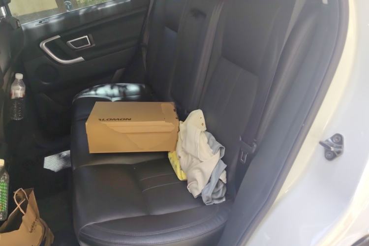 Used Land Rover Discovery Sport 2019 240 PS SE Version China VI Standard Left Rear Seat