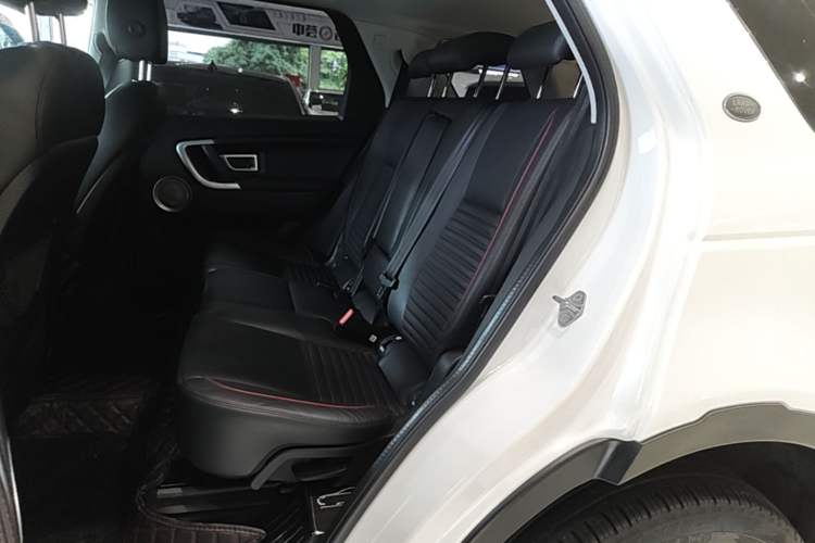 Used Land Rover Discovery Sport 2019 240 PS SE Dynamic Version China VI Standard Left Rear Seat