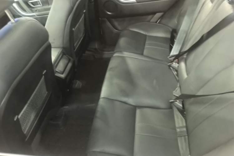 Used Land Rover Discovery Sport 2019 240 PS SE Version China VI Standard Left Rear Seat