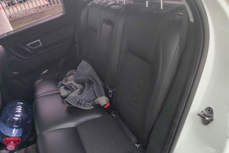 Used Land Rover Discovery Sport 2019 200PS PURE Edition China VI Standard Left Rear Seat