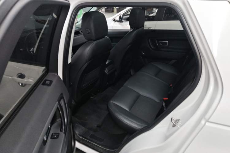 Used Land Rover Discovery Sport 2019 240 PS PURE Edition China VI Standard Left Rear Seat