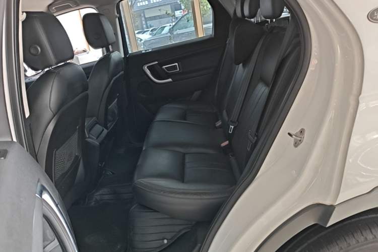 Used Land Rover Discovery Sport 2019 240 PS SE Version China VI Standard Left Rear Seat