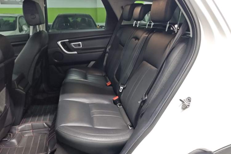 Used Land Rover Discovery Sport 2019 240 PS SE Version China VI Standard Left Rear Seat