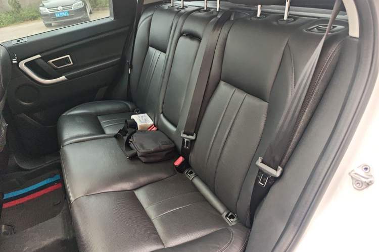 Used Land Rover Discovery Sport 2019 240 PS SE Version China VI Standard Left Rear Seat