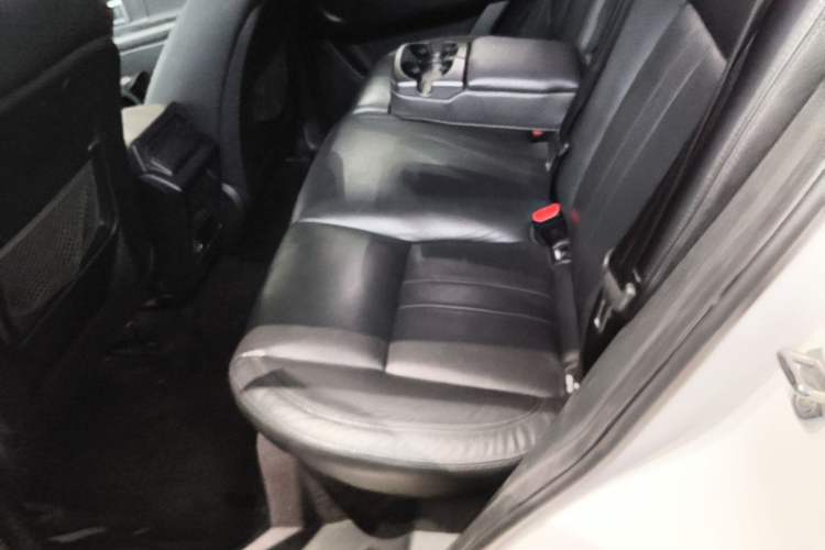 Used Land Rover Discovery Sport 2019 240 PS SE Version China VI Standard Left Rear Seat
