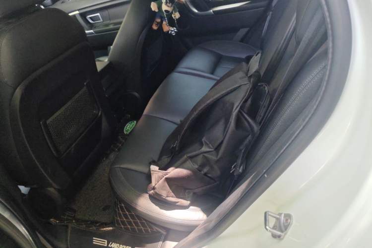 Used Land Rover Discovery Sport 2019 240 PS SE Version China VI Standard Left Rear Seat