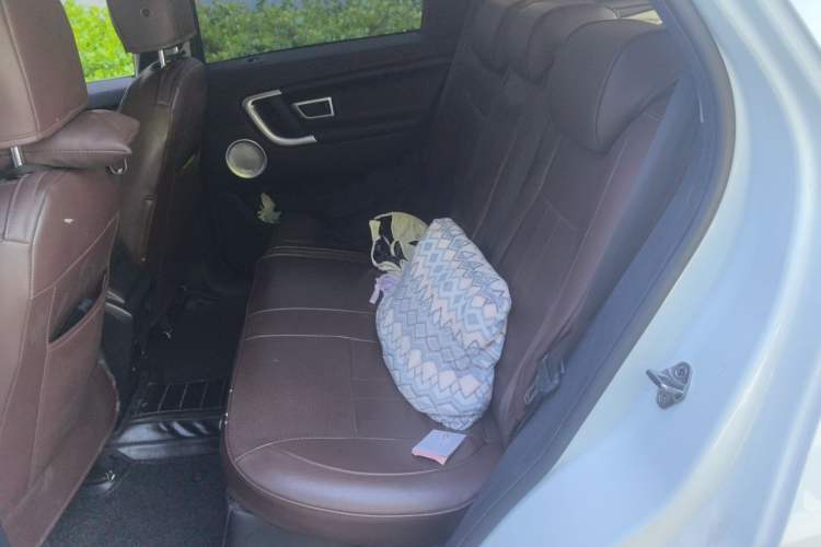 Used Land Rover Discovery Sport 2019 240 PS SE Version China VI Standard Left Rear Seat