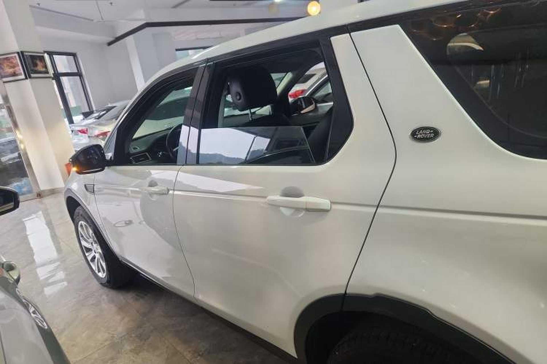 Used Land Rover Discovery Sport 2019 240 PS PURE Edition China VI Standard Left Side