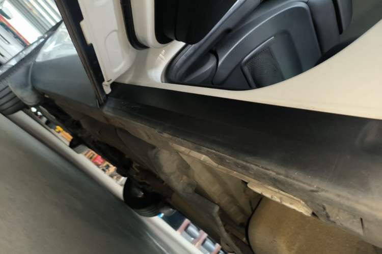 Used Land Rover Discovery Sport 2019 240 PS SE Version China VI Standard Left Side Sill
