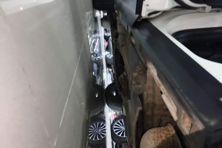 Used Land Rover Discovery Sport 2019 240 PS SE Version China VI Standard Left Side Sill