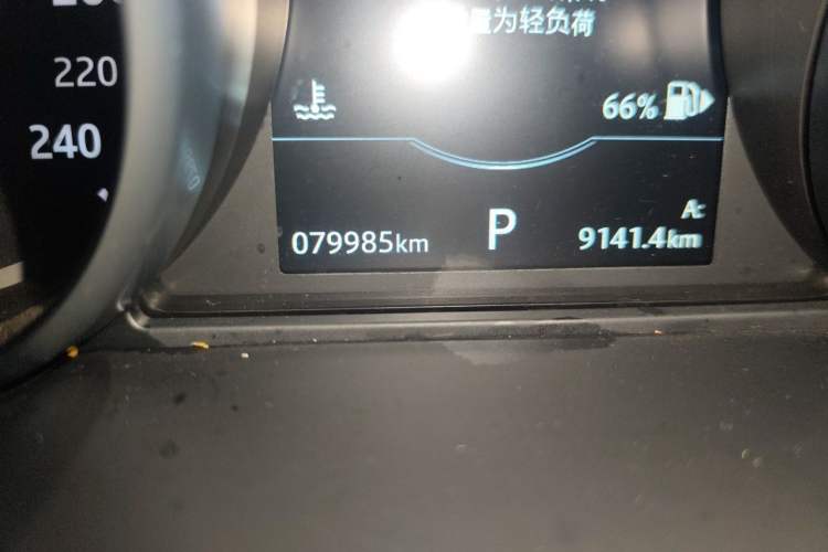 Used Land Rover Discovery Sport 2019 240 PS SE Version China VI Standard Odometer Close Up