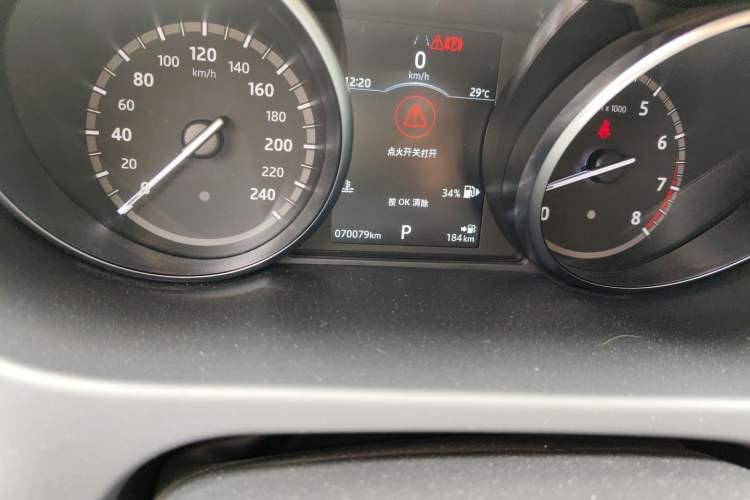 Used Land Rover Discovery Sport 2019 240 PS SE Version China VI Standard Odometer Close Up