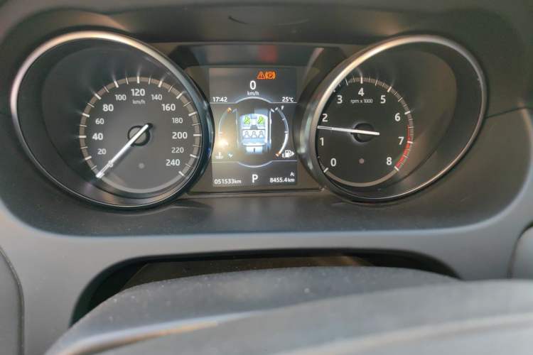 Used Land Rover Discovery Sport 2019 240 PS SE Version China VI Standard Odometer Close Up
