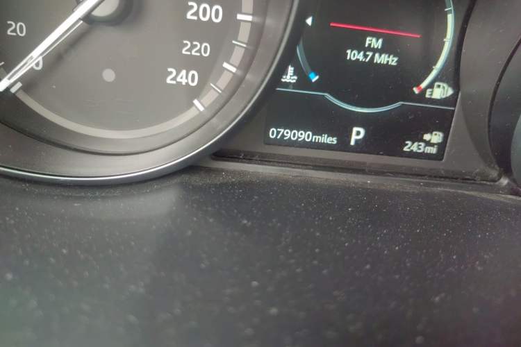 Used Land Rover Discovery Sport 2019 240 PS PURE Edition China VI Standard Odometer Close Up