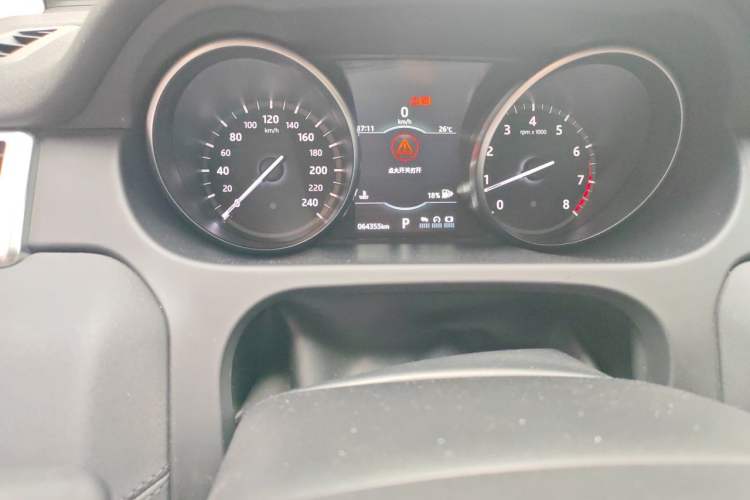 Used Land Rover Discovery Sport 2019 240 PS SE Version China VI Standard Odometer Close Up