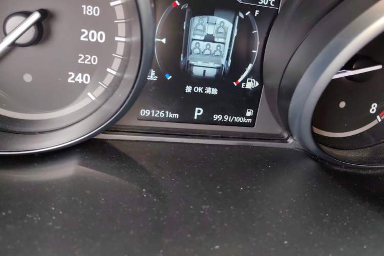 Used Land Rover Discovery Sport 2019 200PS PURE Edition China VI Standard Odometer Close Up