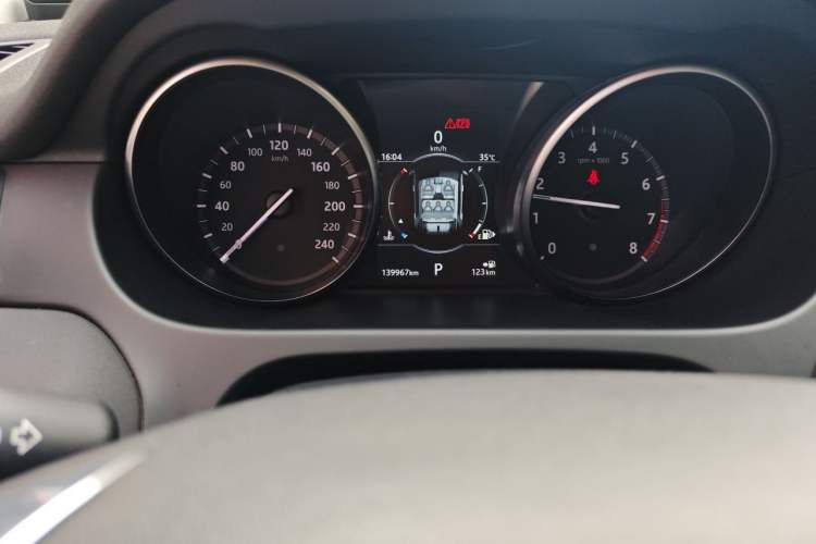 Used Land Rover Discovery Sport 2019 240 PS PURE Edition China V Standard Odometer Close Up