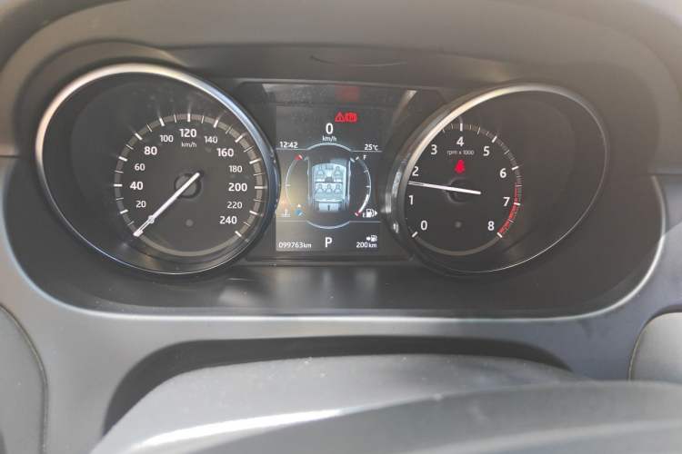 Used Land Rover Discovery Sport 2019 200PS PURE Edition China V Standard Odometer Close Up
