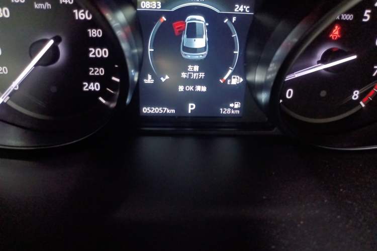 Used Land Rover Discovery Sport 2019 200PS PURE Edition China VI Standard Odometer Close Up