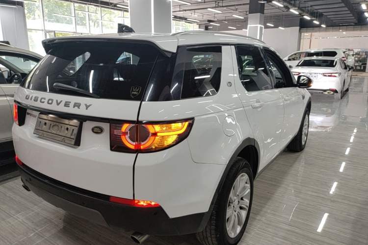 Used Land Rover Discovery Sport 2019 240 PS SE Version China VI Standard Rear Right 45 Deg
