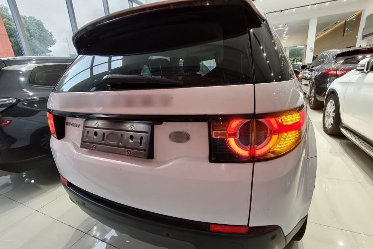 Used Land Rover Discovery Sport 2019 240 PS SE Version China VI Standard Rear