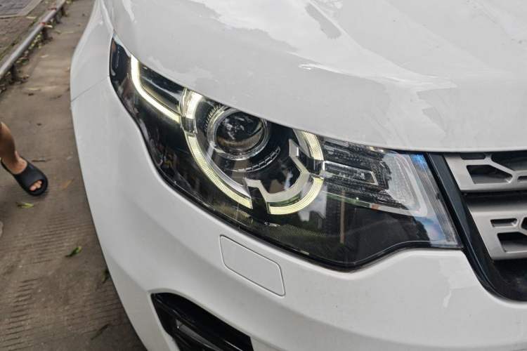 Used Land Rover Discovery Sport 2019 240 PS SE Version China VI Standard Right Front Headlight