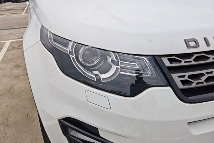 Used Land Rover Discovery Sport 2019 240 PS SE Version China VI Standard Right Front Headlight