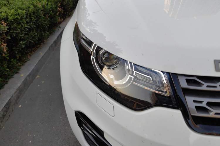 Used Land Rover Discovery Sport 2019 240 PS SE Version China VI Standard Right Front Headlight