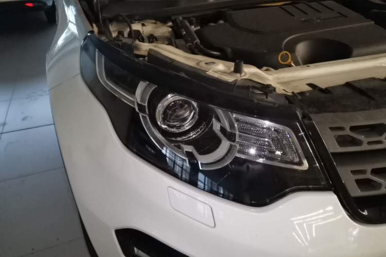Used Land Rover Discovery Sport 2019 240 PS PURE Edition China VI Standard Right Front Headlight
