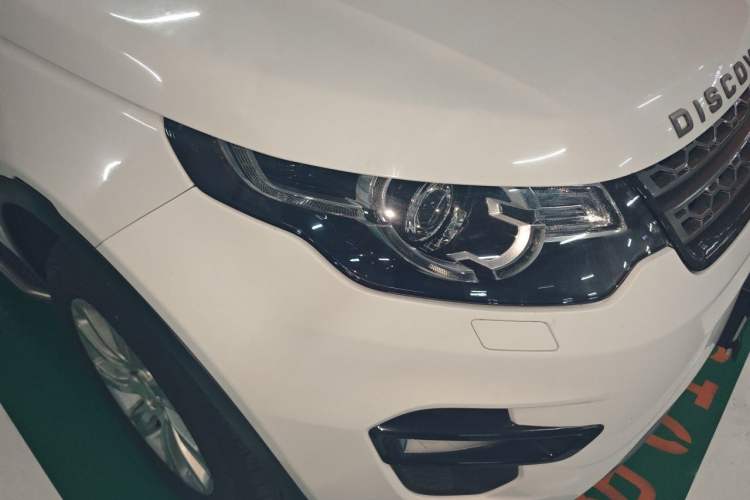 Used Land Rover Discovery Sport 2019 240 PS SE Version China VI Standard Right Front Headlight