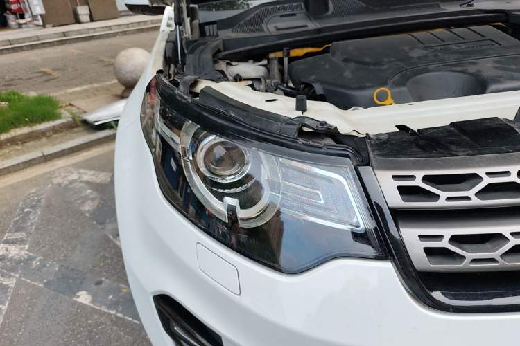 Used Land Rover Discovery Sport 2019 240 PS SE Version China VI Standard Right Front Headlight