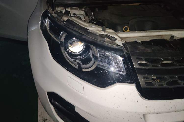Used Land Rover Discovery Sport 2019 240 PS SE Version China V Standard Right Front Headlight