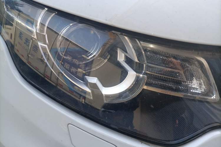 Used Land Rover Discovery Sport 2019 240 PS SE Version China V Standard Right Front Headlight