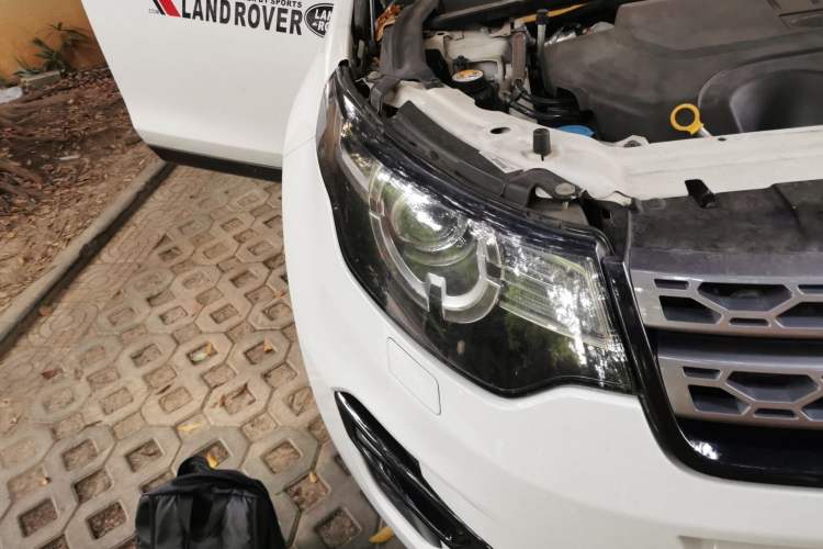 Used Land Rover Discovery Sport 2019 240 PS SE Version China VI Standard Right Front Headlight