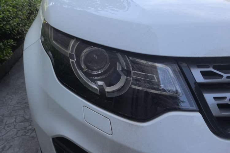 Used Land Rover Discovery Sport 2019 240 PS SE Version China VI Standard Right Front Headlight