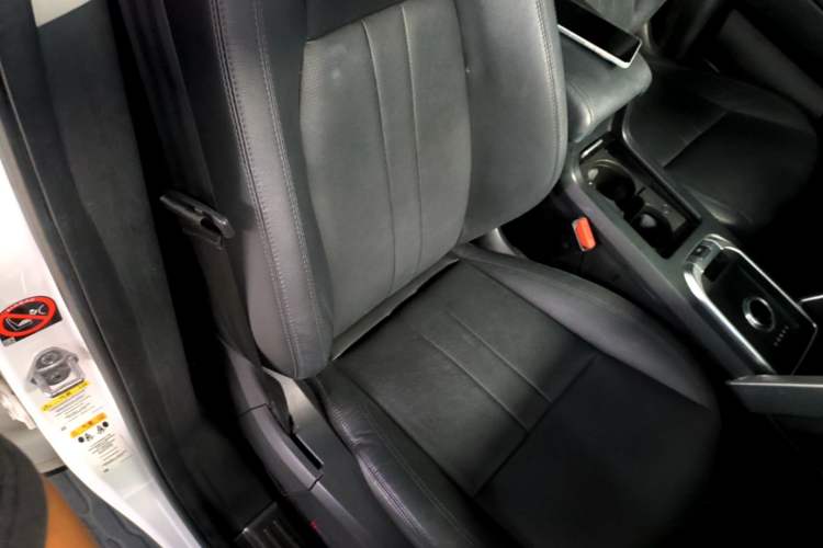 Used Land Rover Discovery Sport 2019 240 PS HSE Version China VI Standard Right Front Seat
