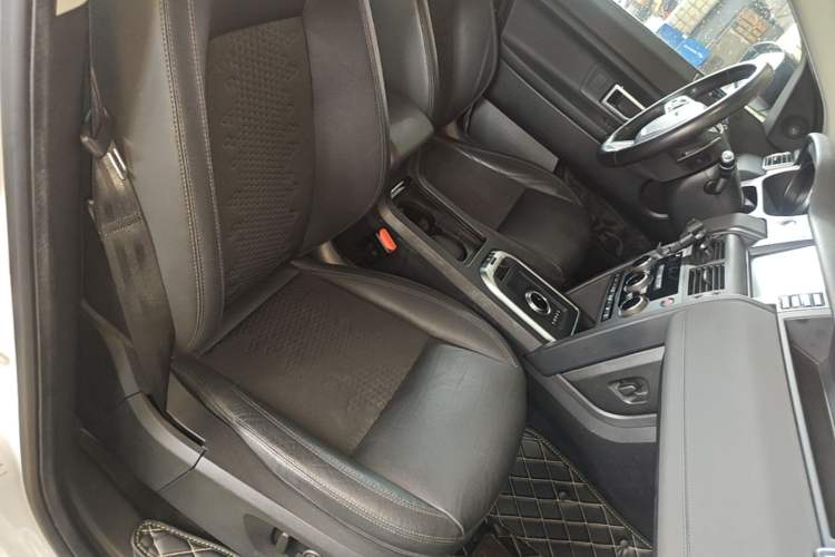 Used Land Rover Discovery Sport 2019 240 PS PURE Edition China VI Standard Right Front Seat
