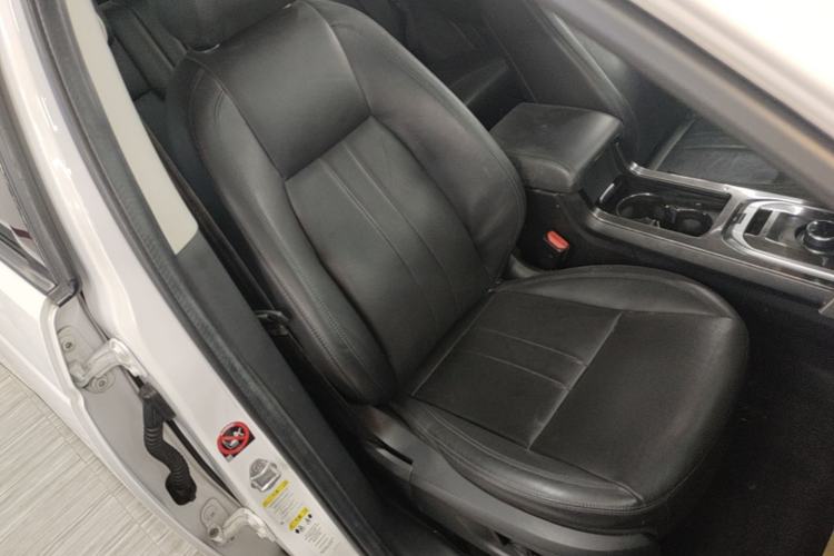 Used Land Rover Discovery Sport 2019 240 PS SE Version China VI Standard Right Front Seat