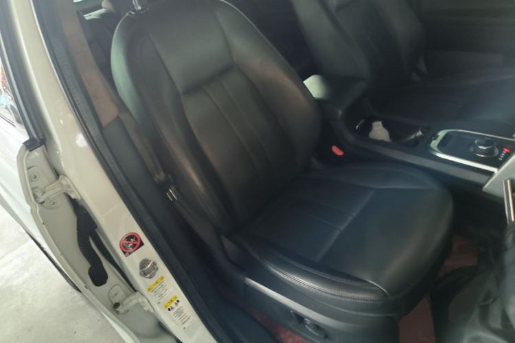 Used Land Rover Discovery Sport 2019 240 PS SE Version China VI Standard Right Front Seat
