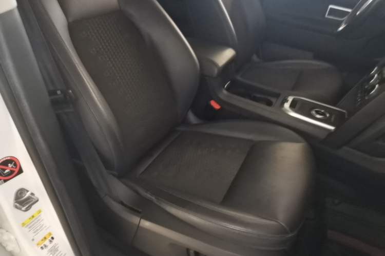 Used Land Rover Discovery Sport 2019 240 PS PURE Edition China VI Standard Right Front Seat