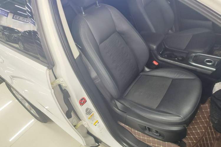 Used Land Rover Discovery Sport 2019 240 PS PURE Edition China V Standard Right Front Seat