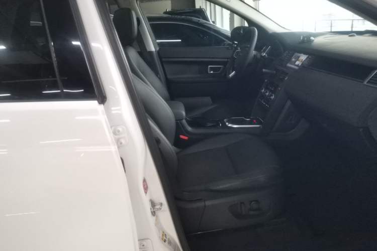 Used Land Rover Discovery Sport 2019 200PS PURE Edition China V Standard Right Front Seat