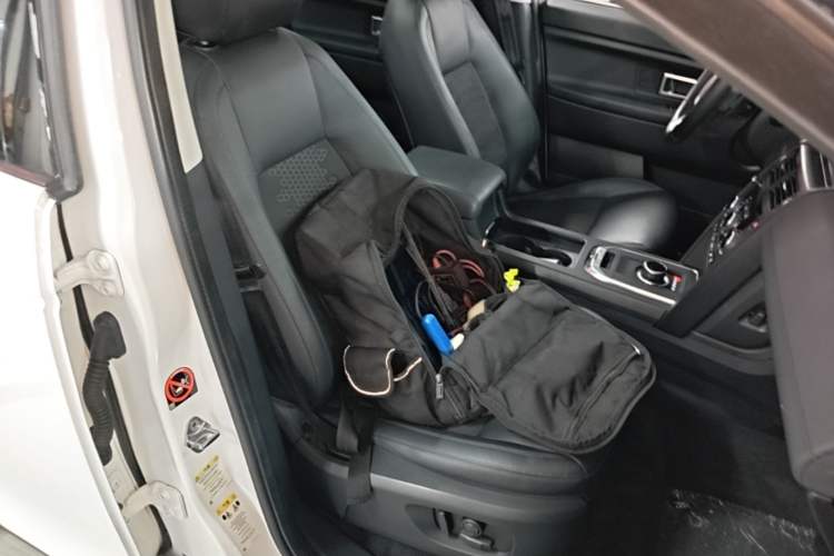 Used Land Rover Discovery Sport 2019 200PS PURE Edition China VI Standard Right Front Seat
