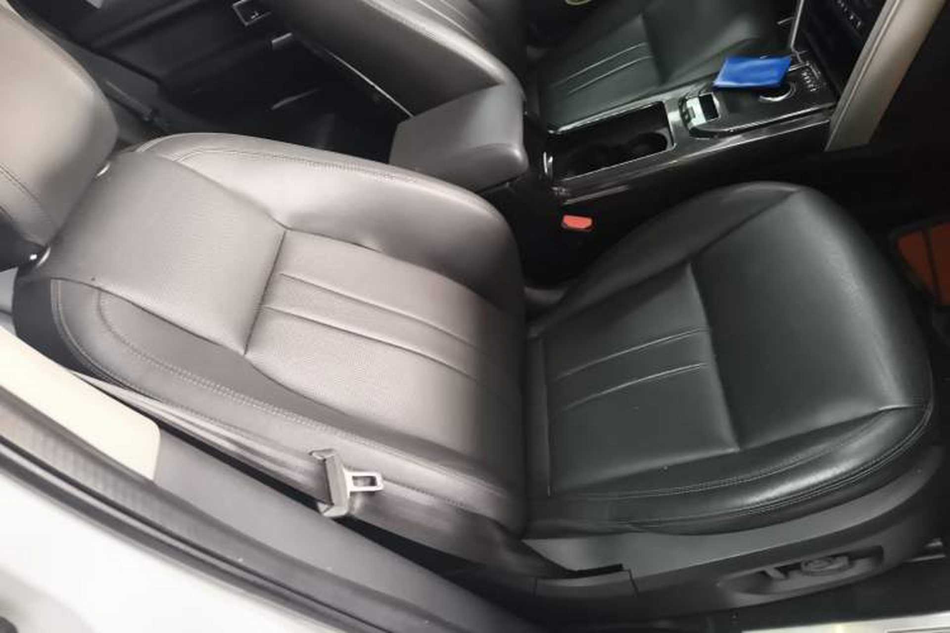 Used Land Rover Discovery Sport 2019 240 PS SE Version China VI Standard Right Front Seat